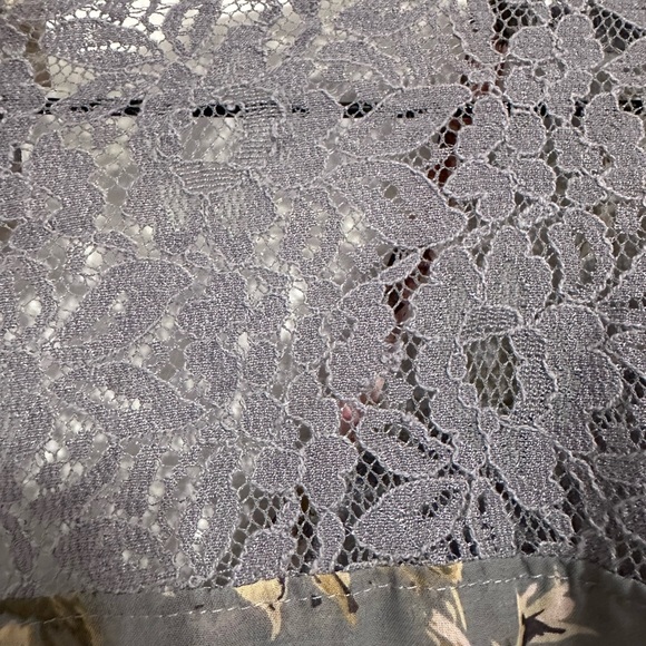 Floral Lace Trim Blouse - Picture 7 of 9